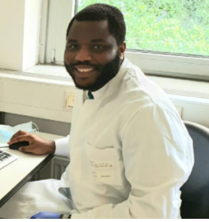 Dr Niyi Olarewaju